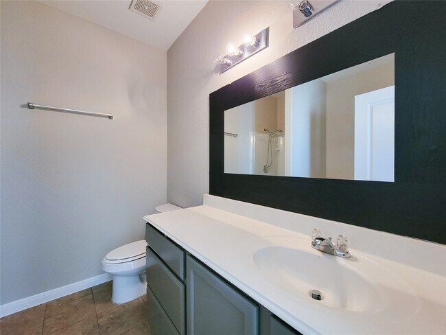 Building Photo - 6535 Dayridge Ln