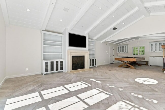 Building Photo - 14 Flood Cir
