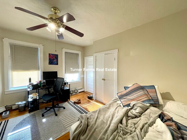 Building Photo - 19 Sachem St