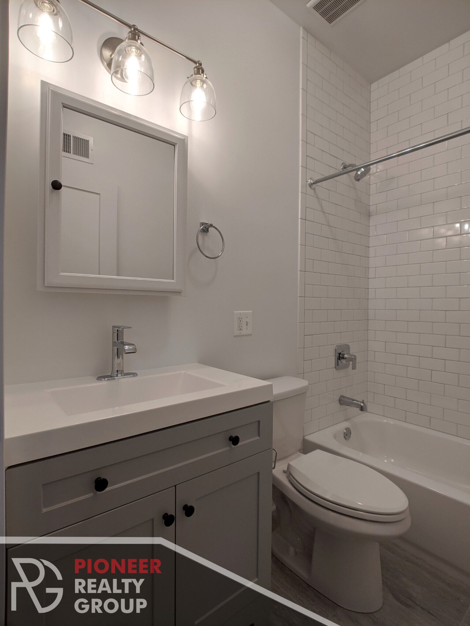 Building Photo - 3405 W Fullerton Ave