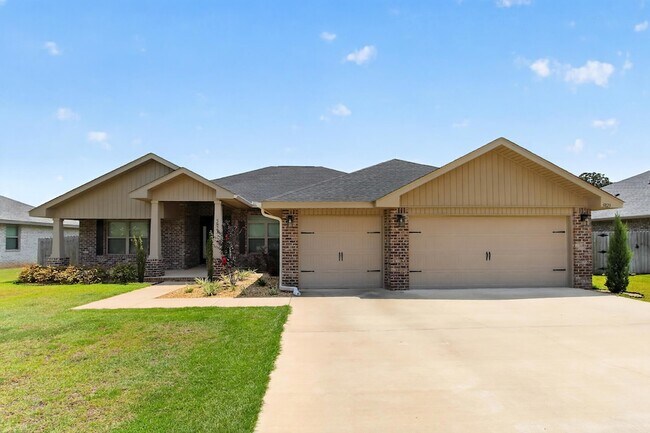 Building Photo - 5823 Crestlake Dr