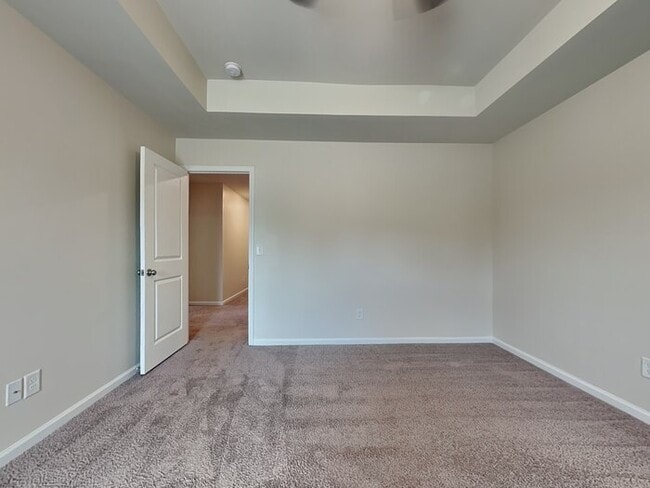 Building Photo - APPLY TODAY! Near Ft Jackson and Downtown ...