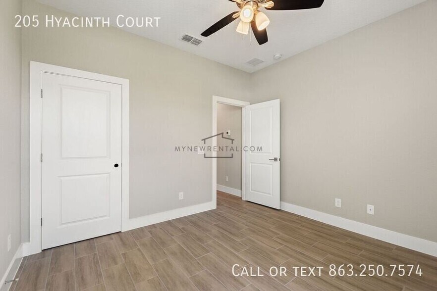 Building Photo - 205 Hyacinth Ct