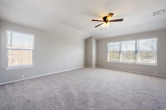 Building Photo - 1216 Mathias St