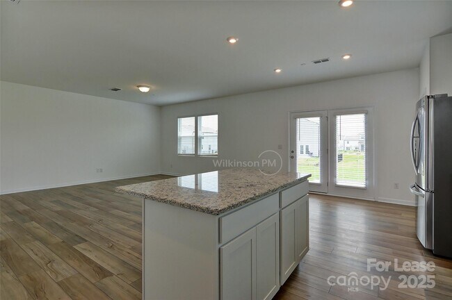 Building Photo - 1280 Maple Shade Rd SW