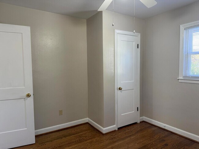 Building Photo - 222 Ross St