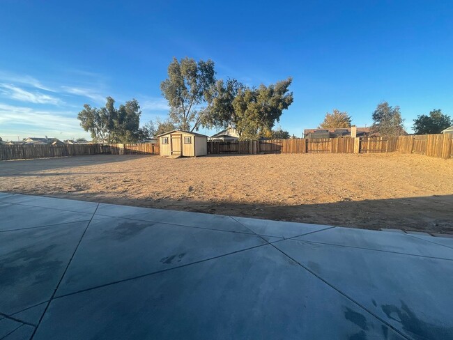 Building Photo - Apple Valley Home in the Vineyards - Beaut...