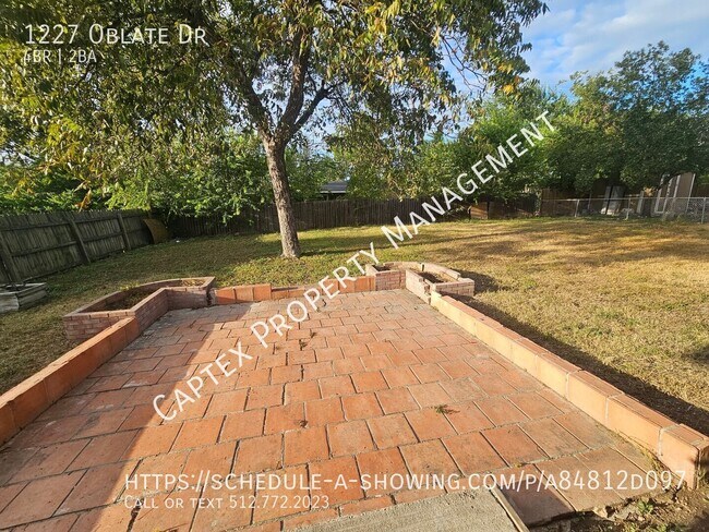 Building Photo - 1227 Oblate Dr