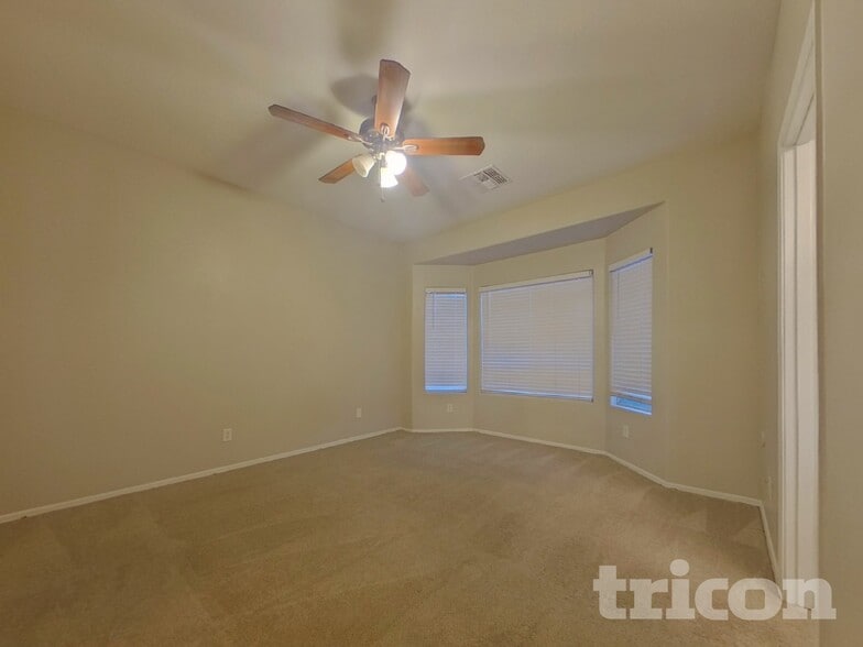 Building Photo - 11638 W Jackson St