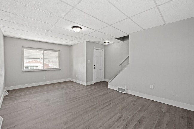 Building Photo - Cozy 2 bedroom home in Myer Park available...