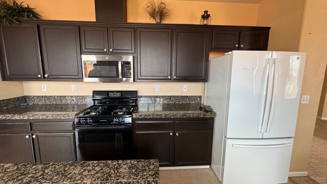 Building Photo - AVAILABLE! OPEN HOUSE Friday 2/26/26 at 5:30-6:30 pm