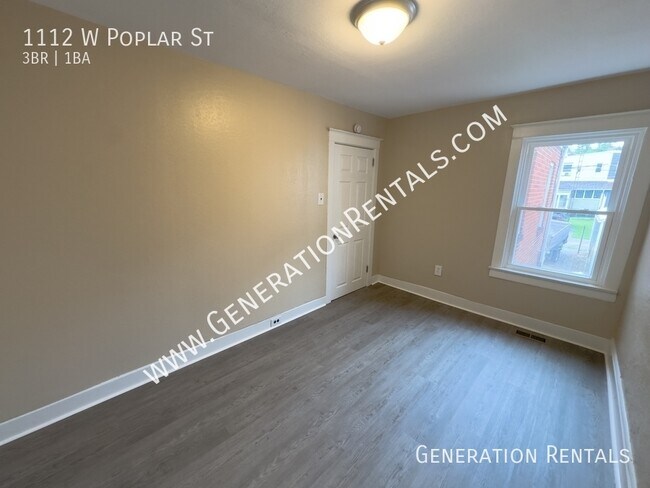 Building Photo - 1112 W Poplar St