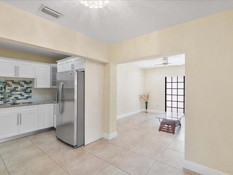 Kitchen - 6470 SW 38th St