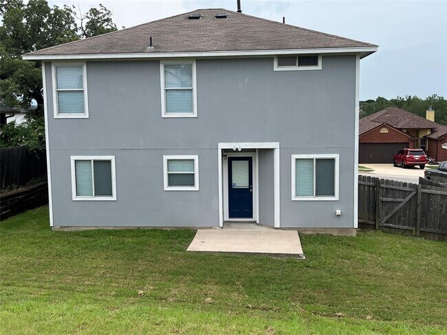 Building Photo - 15106 Chamberlain Ct