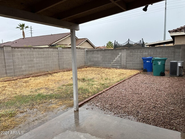Building Photo - 1006 S Slater Cir