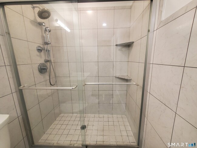 Building Photo - 42 County St