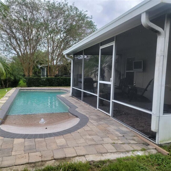 Building Photo - 319 Grand Royal Cir