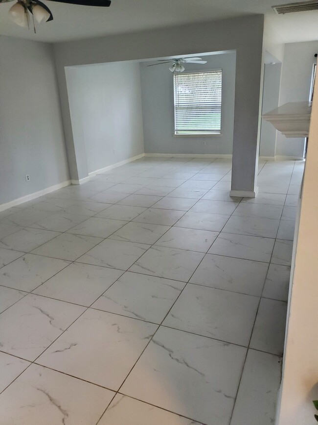 Building Photo - 3626 Nutwood Ln