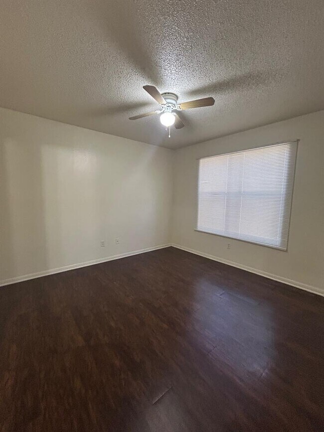 Building Photo - 8812 Schick Rd