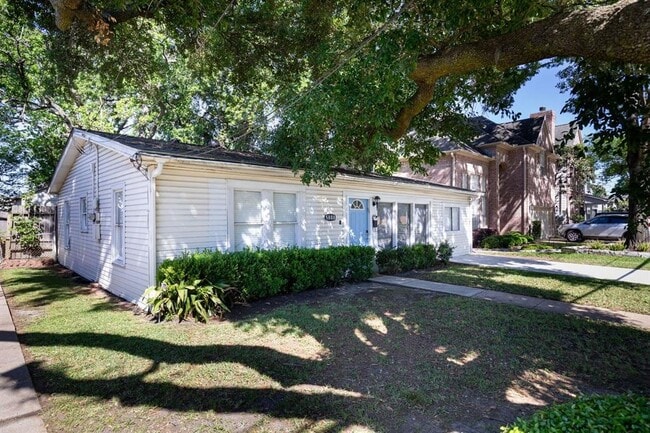 Building Photo - 5808 Community Dr