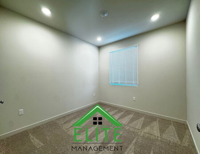 Building Photo - A Stunning Brand-New Home in a Prime Locat...