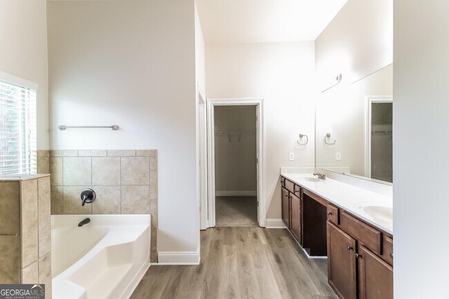 Building Photo - 886 Rainsong Way