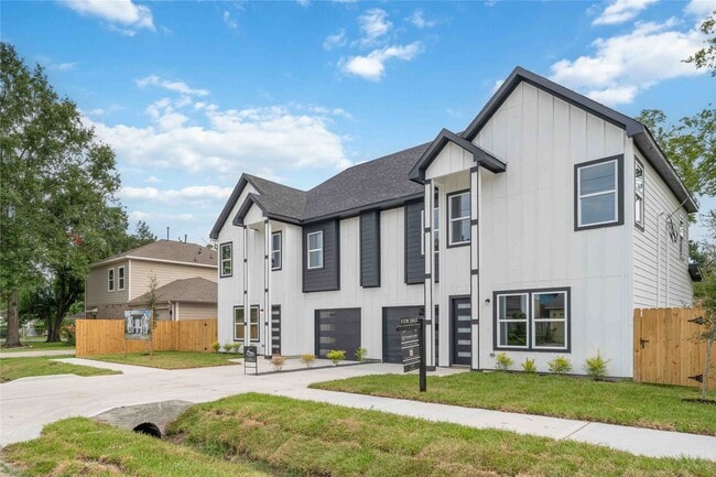 Building Photo - 5420 Lynnfield St