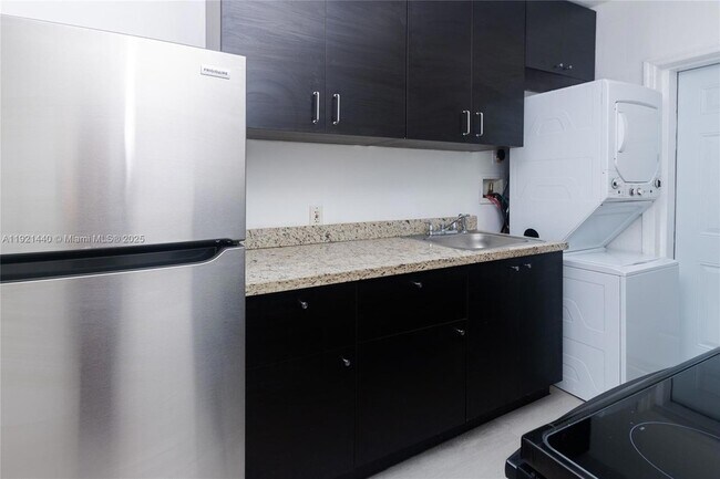 Building Photo - 1840 Fillmore St