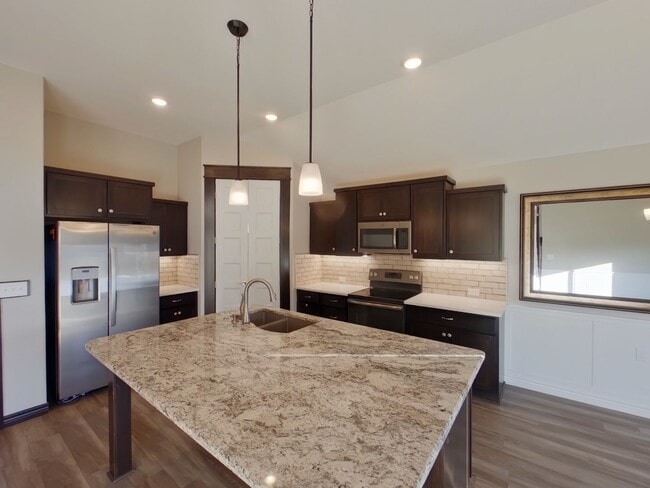 Building Photo - 1377 S Sierra Hls St