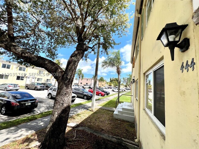 Building Photo - 444 NW 84th Terrace