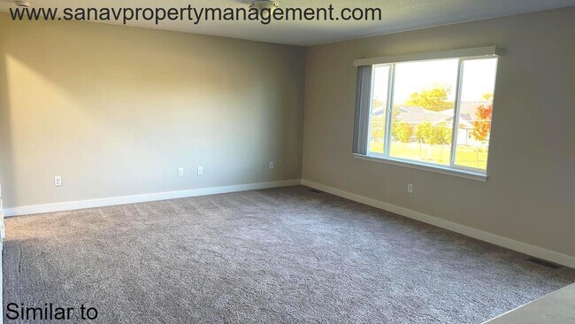 Building Photo - 3065 Fairfield Dr