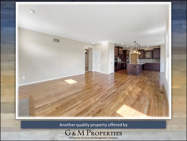 Building Photo - Rarely Available - Large Executive Rental ...