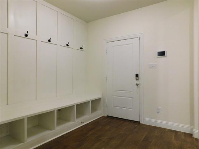 Building Photo - 11008 Culberson Dr