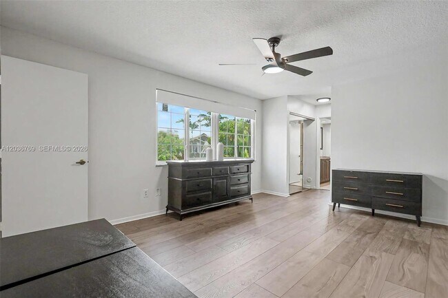 Building Photo - 10994 Neptune Dr