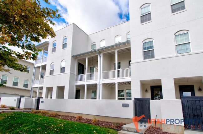 Building Photo - 5348 W South Jordan Pky
