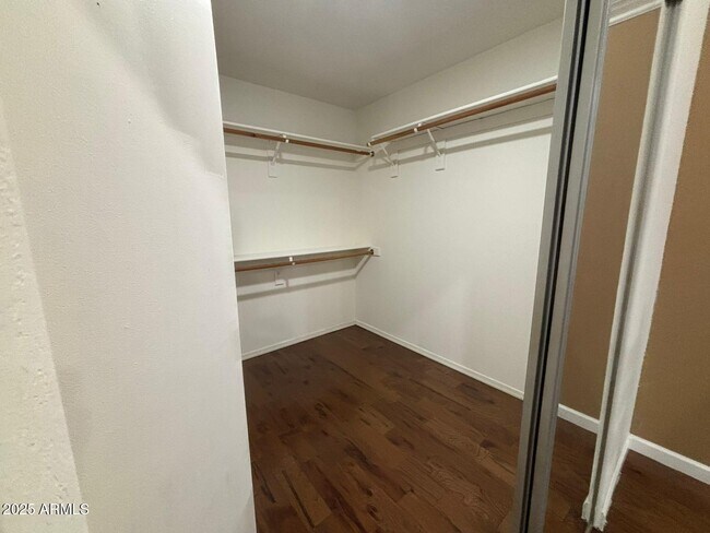 Building Photo - 1231 N Tercera Ct