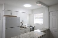 Building Photo - 1235 W 66th St