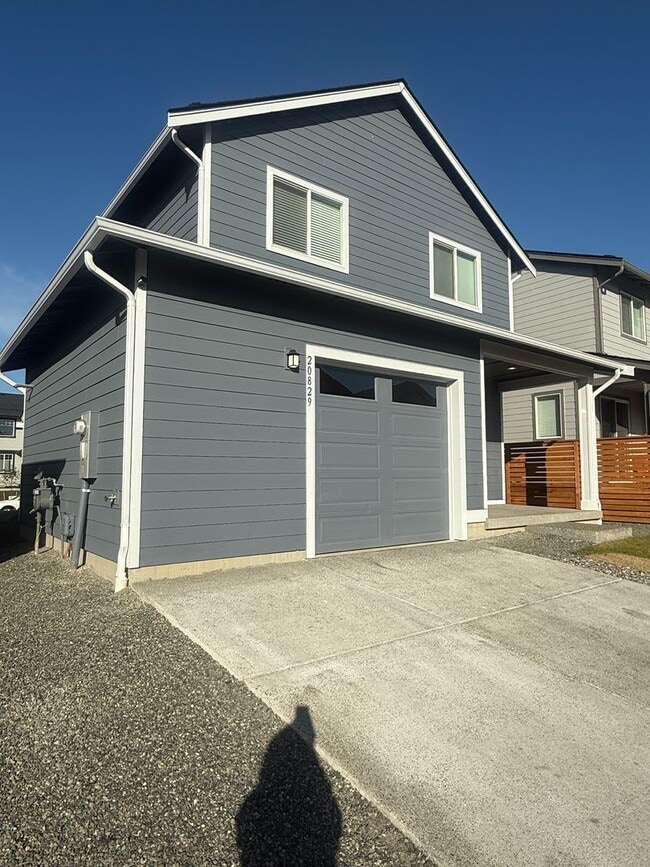 Building Photo - Beautiful 3-Bedroom + Bonus Loft Home in B...
