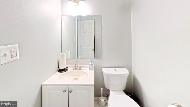 Building Photo - 18428 Point Seneca Pl