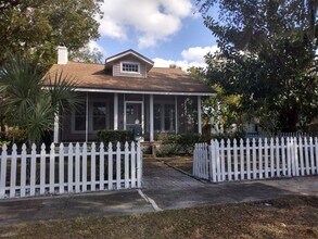 Building Photo - Great Rental Downtown