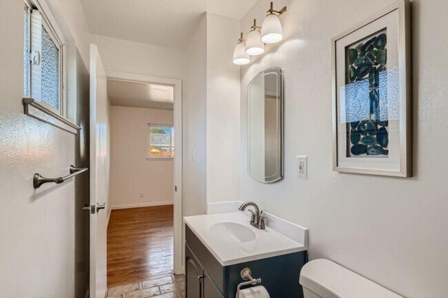 Building Photo - NICE HOME IN SACRAMENTO!!
