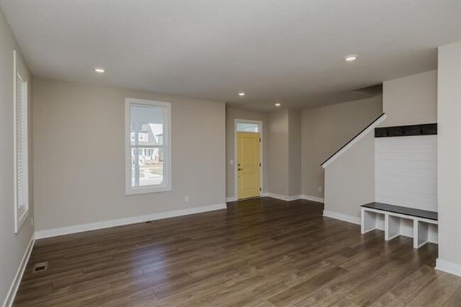 Building Photo - Brand New 5 bed/3.5 bath