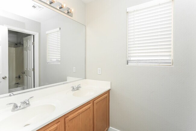 Building Photo - 9481 Havasu Canyon Ave