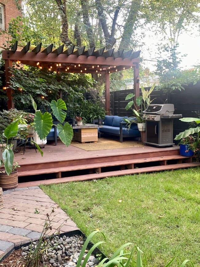 Building Photo - Beautiful 3BR/1.5BA Home with Spacious Yard in Anacostia