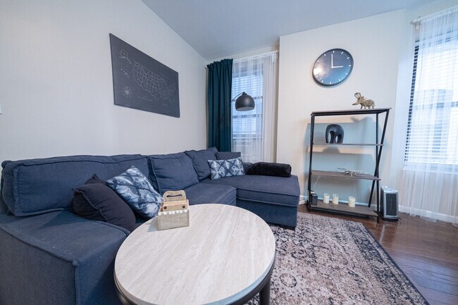 Building Photo - 5 W 101st St