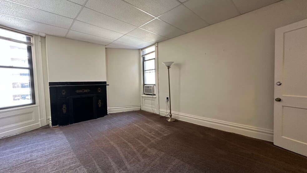 Building Photo - 210 N Dithridge St