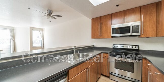 Primary Photo - 411 Park Ave