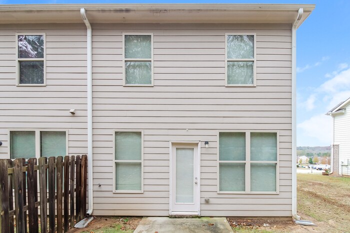 Building Photo - 3263 Pennington Dr