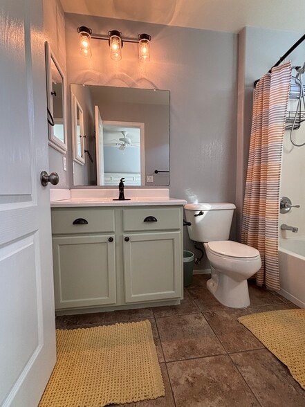 Building Photo - 1350 S Greenfield Rd