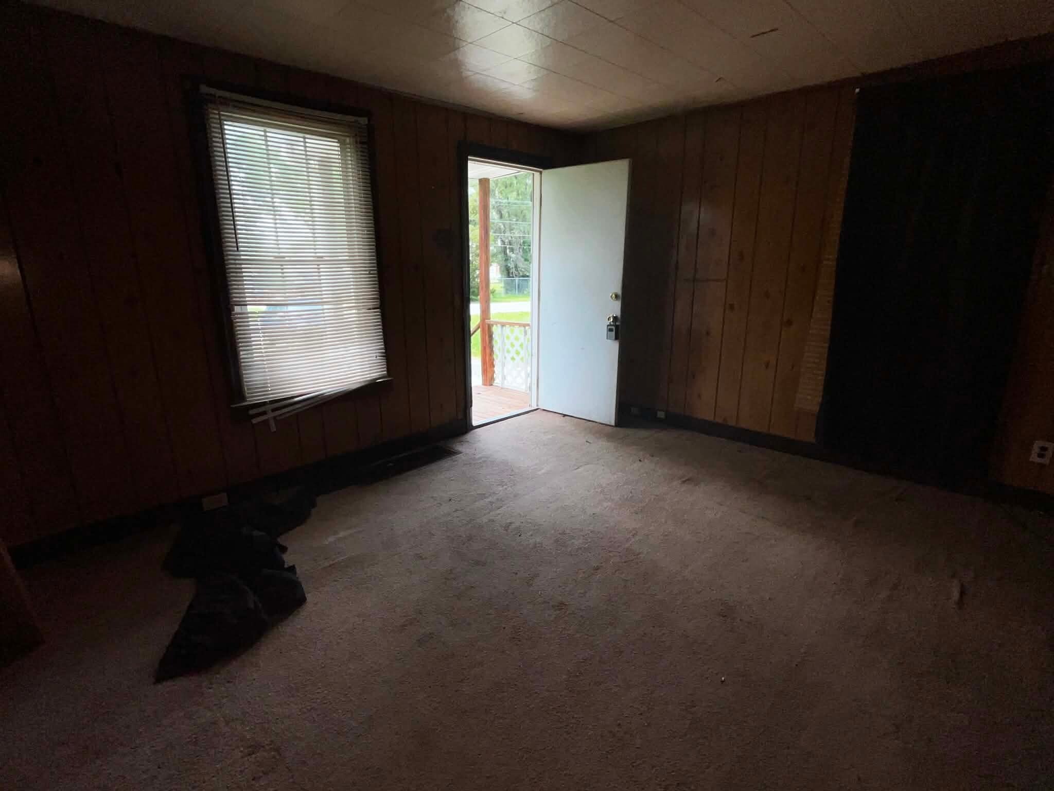 Building Photo - 211 Judith Ln